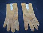 colour%20photo%20showing%20a%20pair%20of%20men%27s%20leather%20gloves
